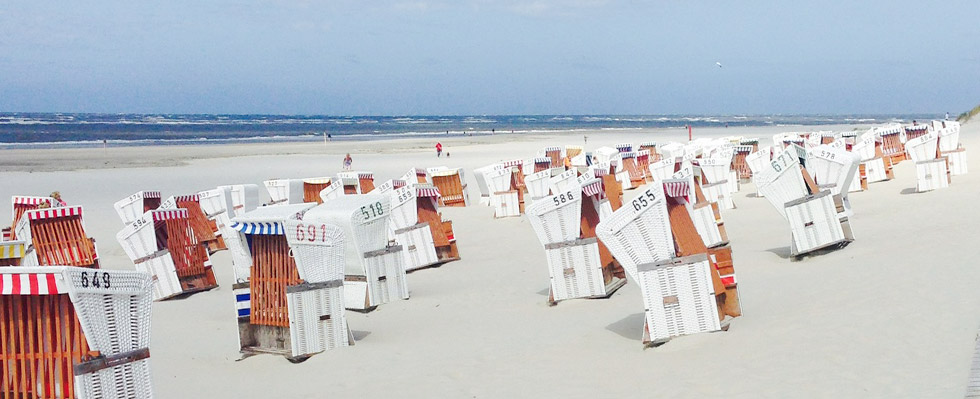 Viele Strandkörbe auf dem Strand von Baltrum
