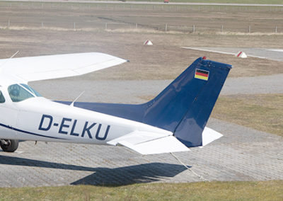 Flugzeug auf dem Flughafen von Baltrum