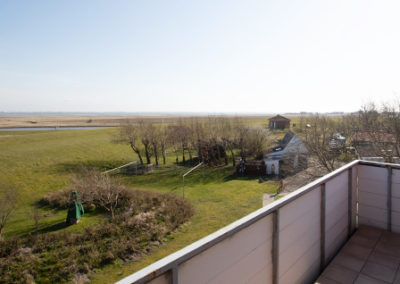 Blick vom Balkon auf das Meer