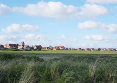 Die Silhouette von Baltrum mit Kirchturm