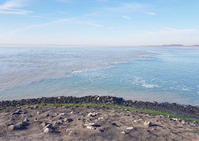 An der Küste Baltrums verschiedene Wassermassen treffen aufeinander